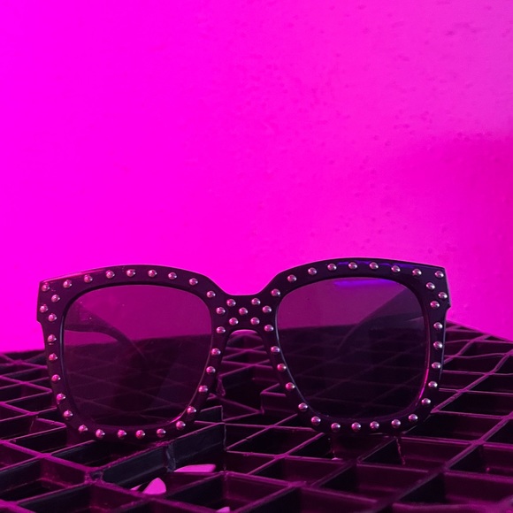 Black Barbell Shades - Picture 4 of 4